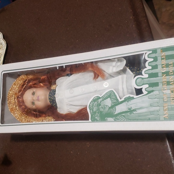 VINTAGE ANNE OF GREEN GABLES Bright Red Pig Tails. Nobility Porcelain Doll. - Picture 2 of 2